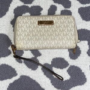 Michael Kors Wallet/Wristlet
